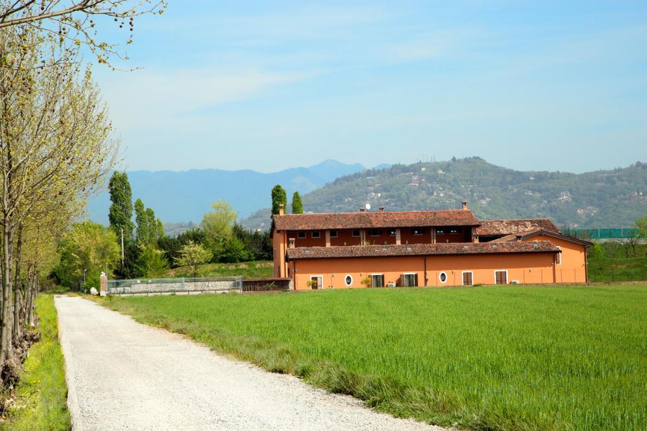 مبيت وإفطار بريشا Cascina Volta المظهر الخارجي الصورة