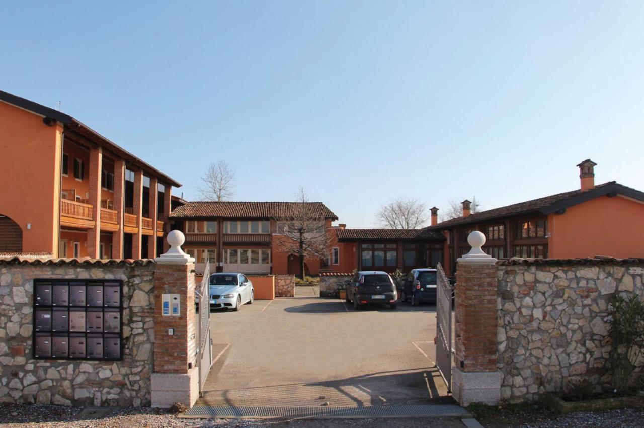 مبيت وإفطار بريشا Cascina Volta المظهر الخارجي الصورة